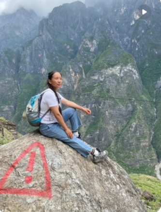 Ms. Summer - Hiking Guide on High Trail  of Tiger Leaping Gorge, Shangri-La, DiQing, YunNan Province