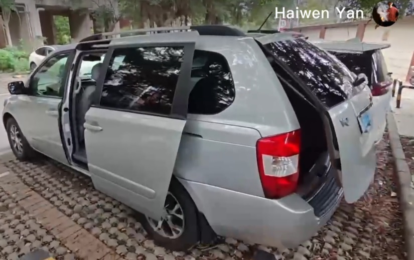 Mr. Yan HaiWen -  An English speaking e-hailing driver in GuangZhou