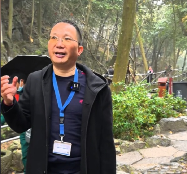 Mr. Shi - Tour Guide in HongZhou